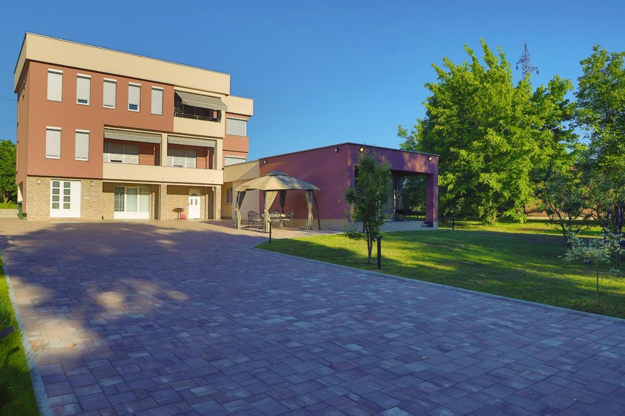 Apartment Vila Tara Bihać Eksteriør bilde